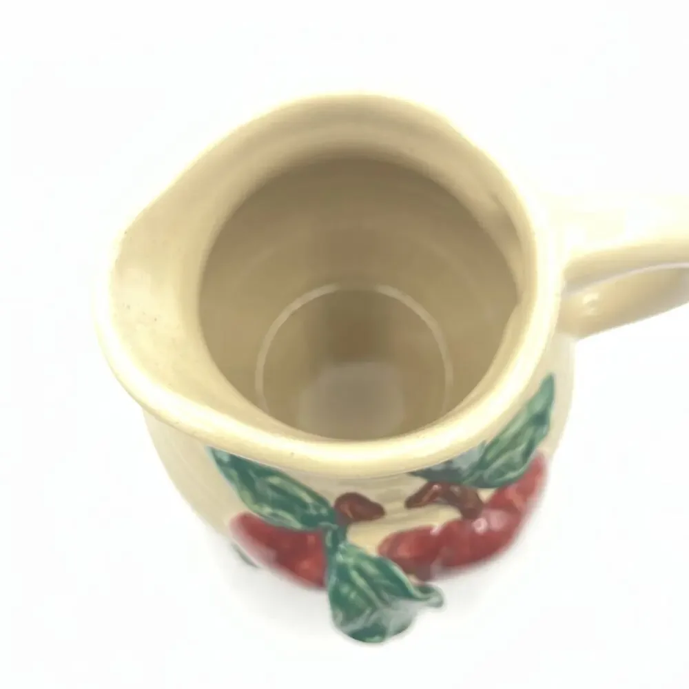 Pitcher & 2 Salt Pepper Shaker 3D Apple & Leaves Green Red Beige Ceramic pre-own
